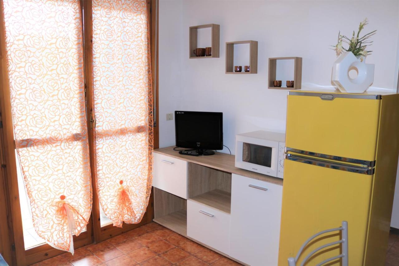 Condominio Sabrina Бибионе Екстериор снимка