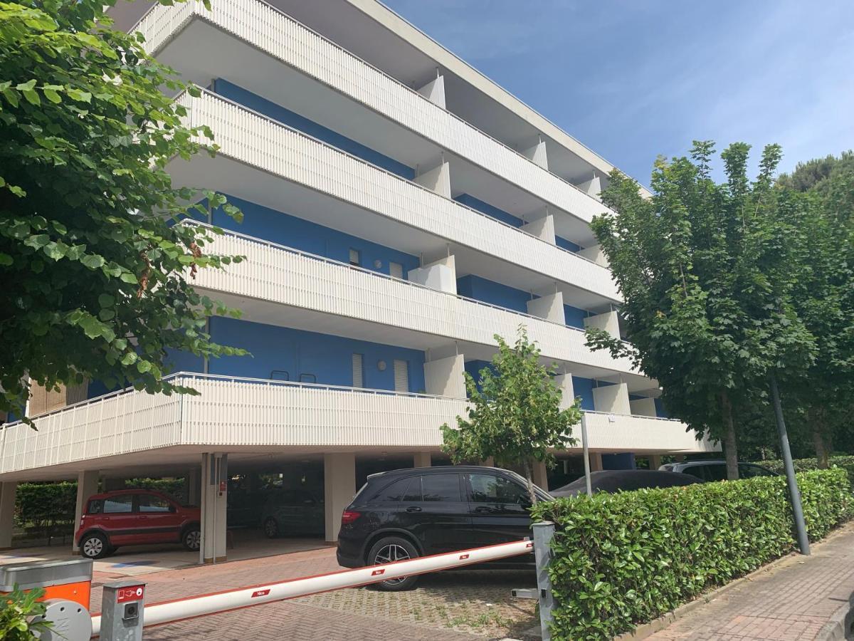 Condominio Sabrina Бибионе Екстериор снимка